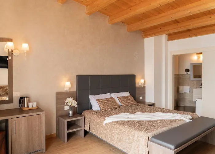 Village Hotel Lucia